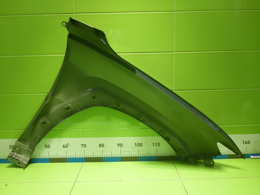 Крыло переднее левое