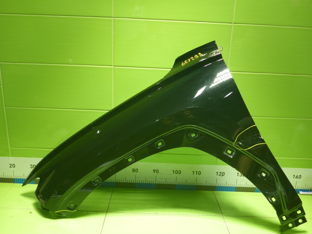 Крыло переднее левое