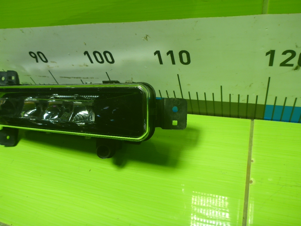 Фара дневного света правая (ходовые огни)