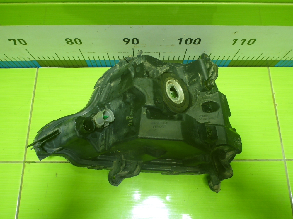 Фара противотуманная левая