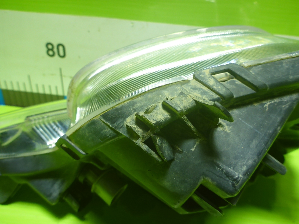 Фара противотуманная левая