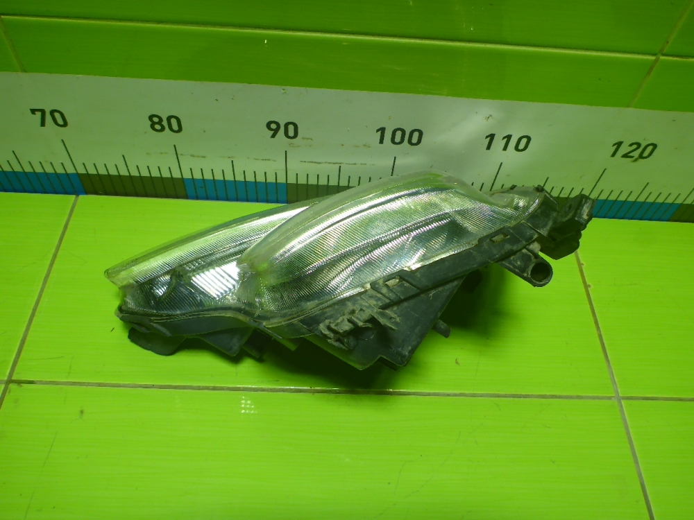 Фара противотуманная левая