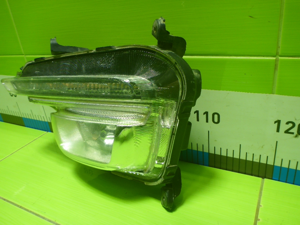 Фара противотуманная левая
