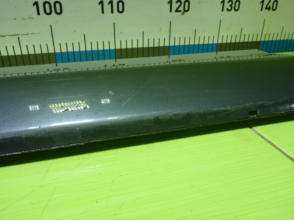 Накладка двери передней левой