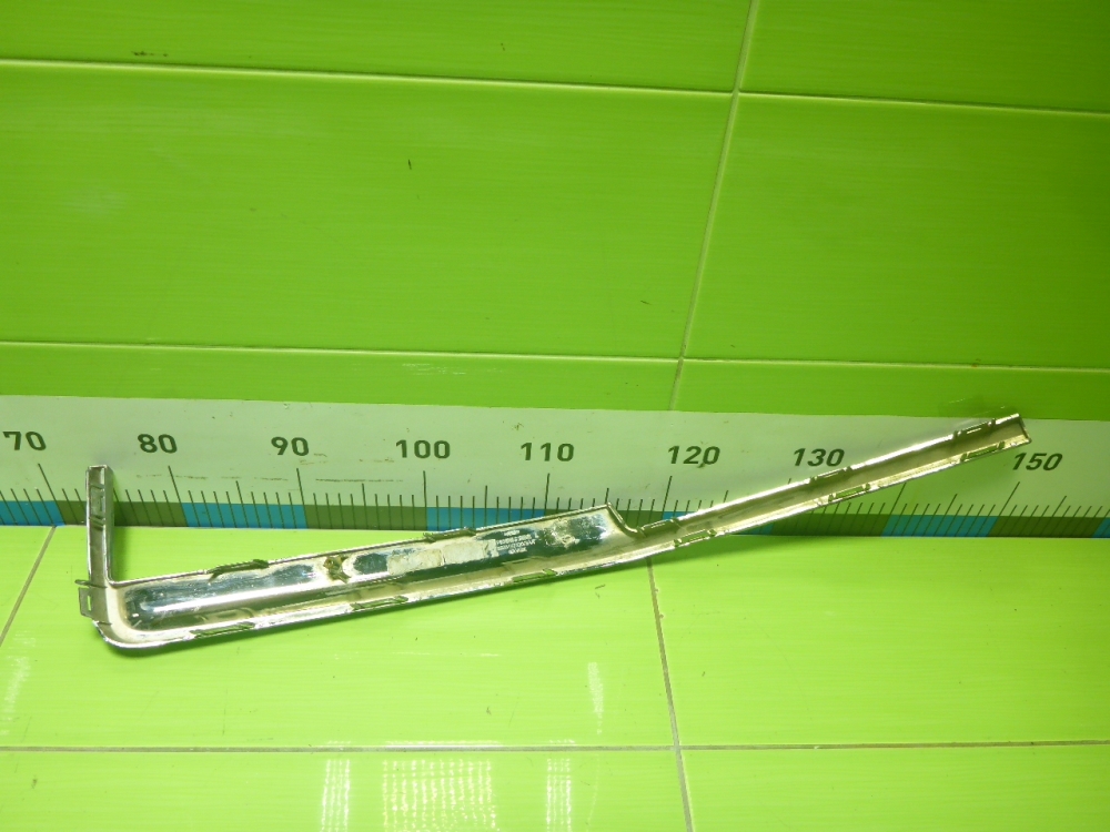 Накладка переднего бампера левая