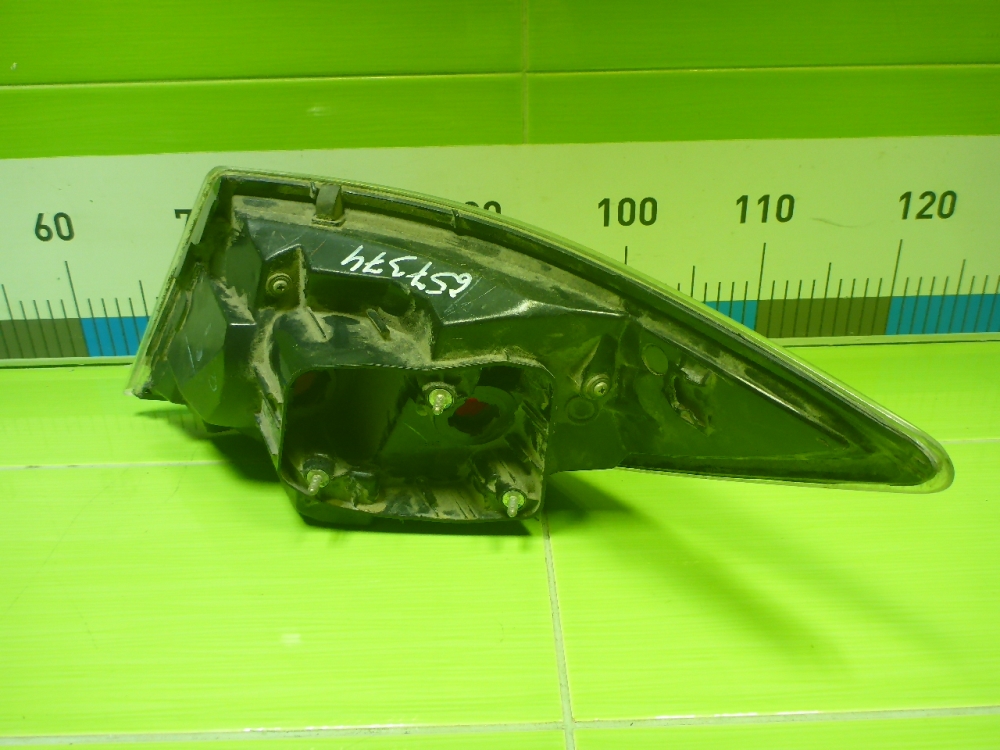 Фонарь задний наружный левый