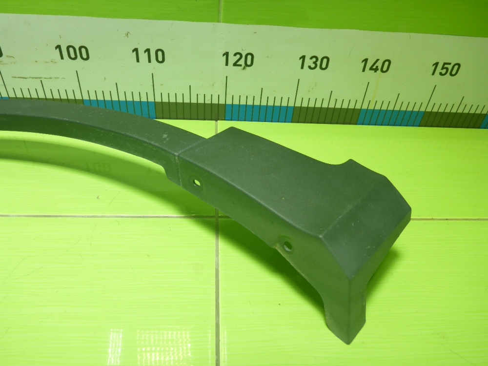 Накладка переднего крыла левого