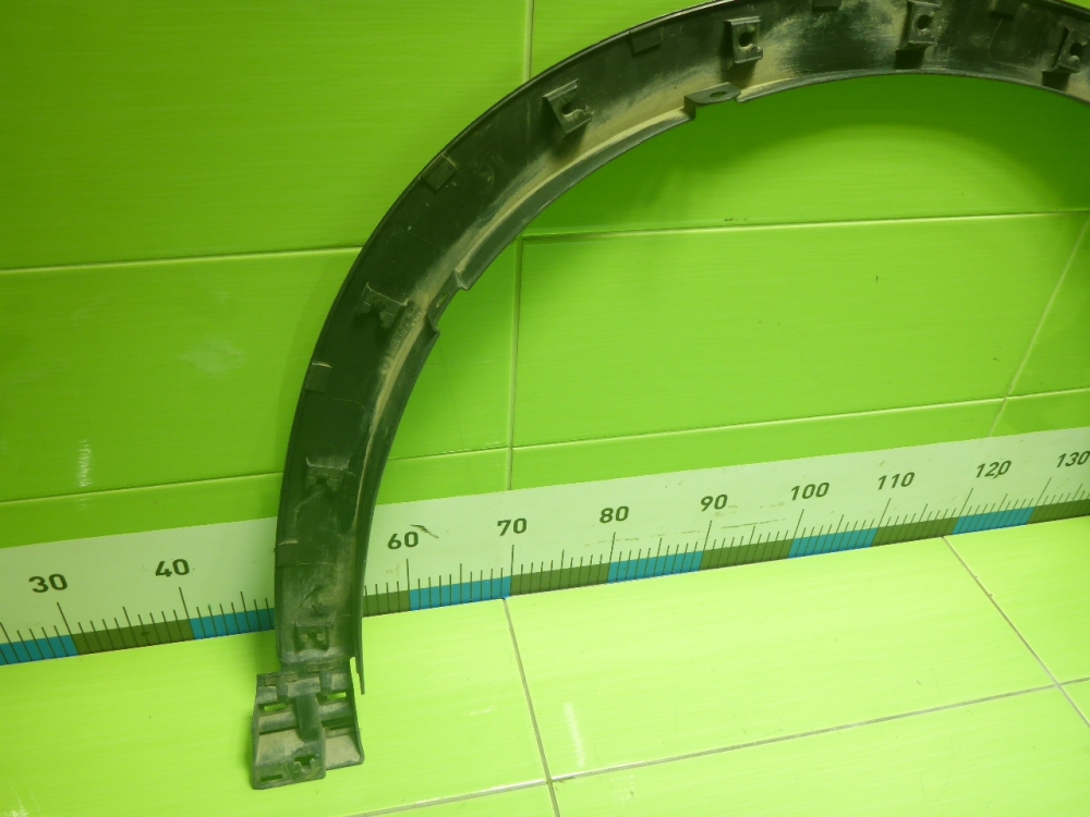 Накладка переднего крыла правого