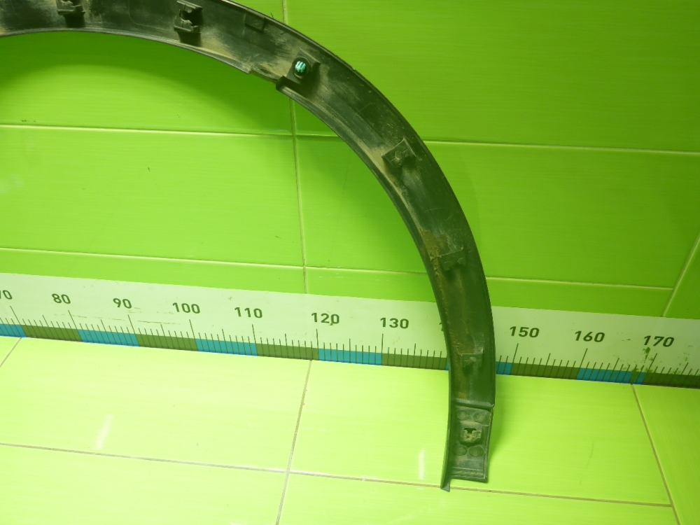 Накладка переднего крыла правого