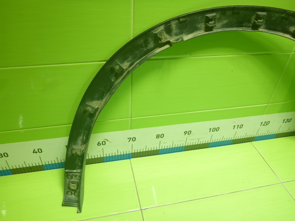 Накладка переднего крыла правого