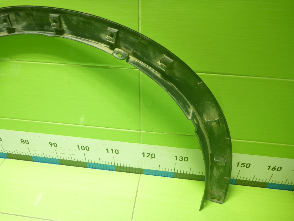 Накладка переднего крыла правого