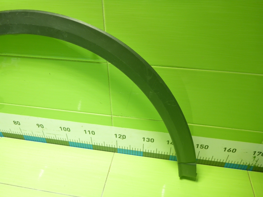 Накладка переднего крыла правого