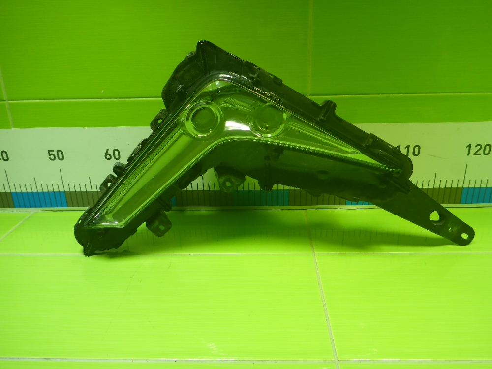 Фара противотуманная правая