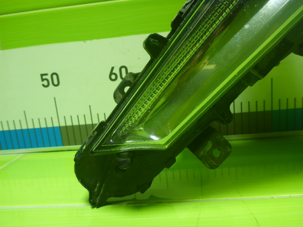 Фара противотуманная правая