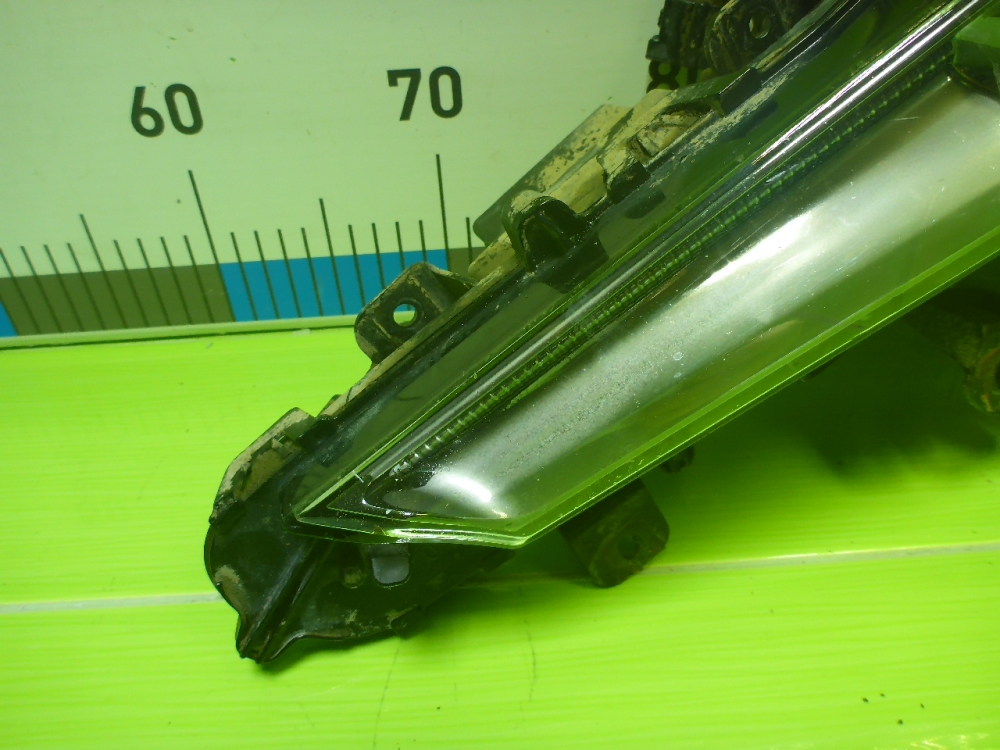 Фара противотуманная правая