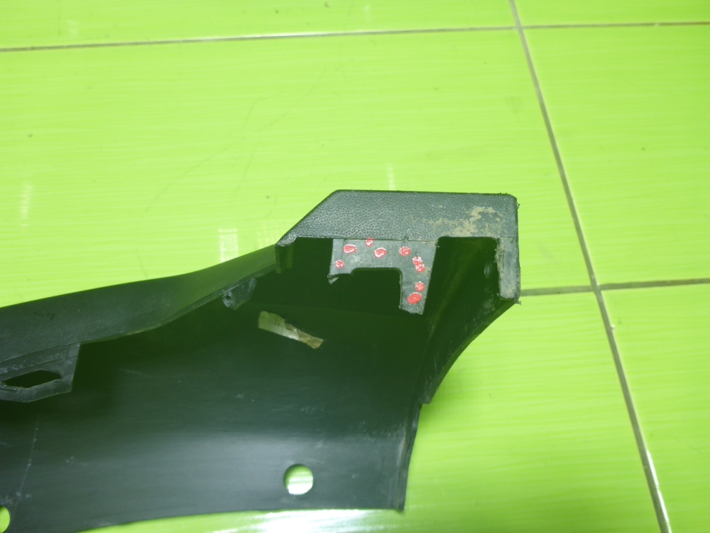 Накладка переднего бампера правая