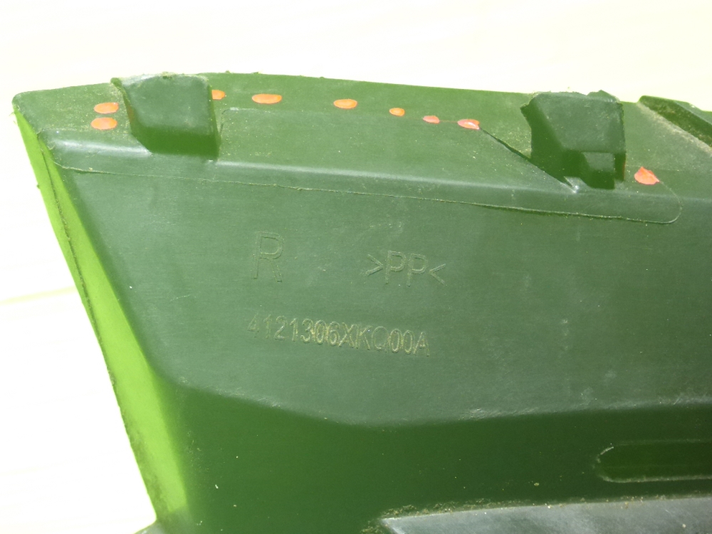 Кронштейн фар правый