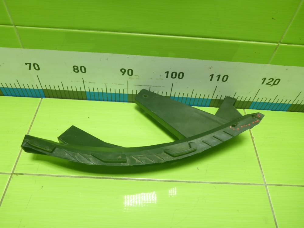 Кронштейн фар правый