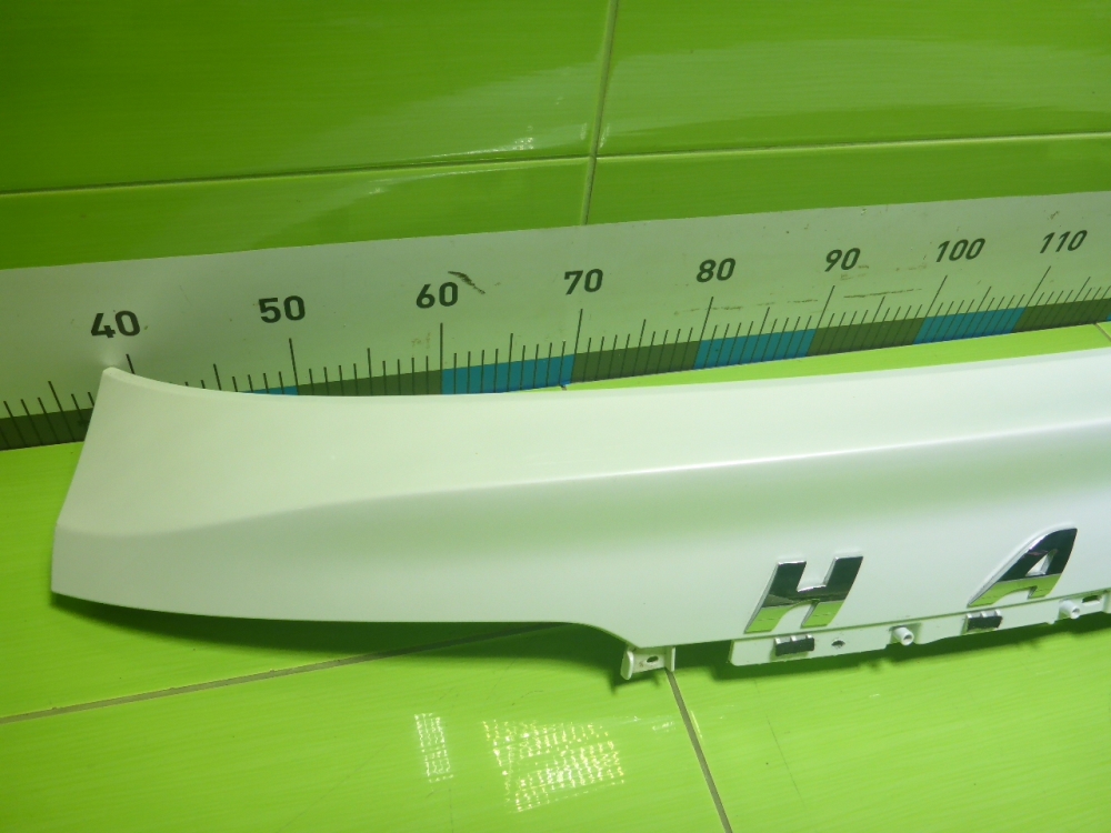 Накладка двери багажника