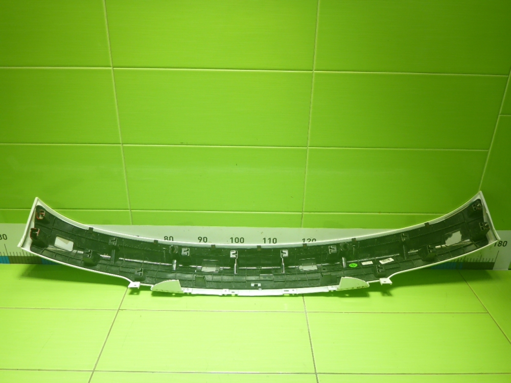 Накладка двери багажника