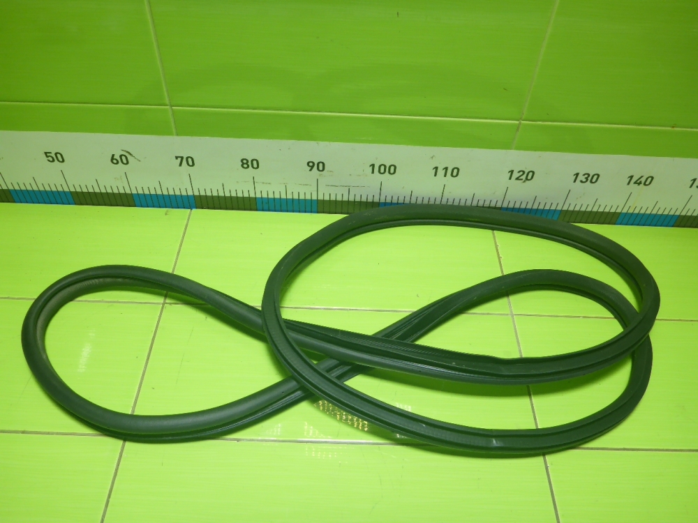 Уплотнитель двери