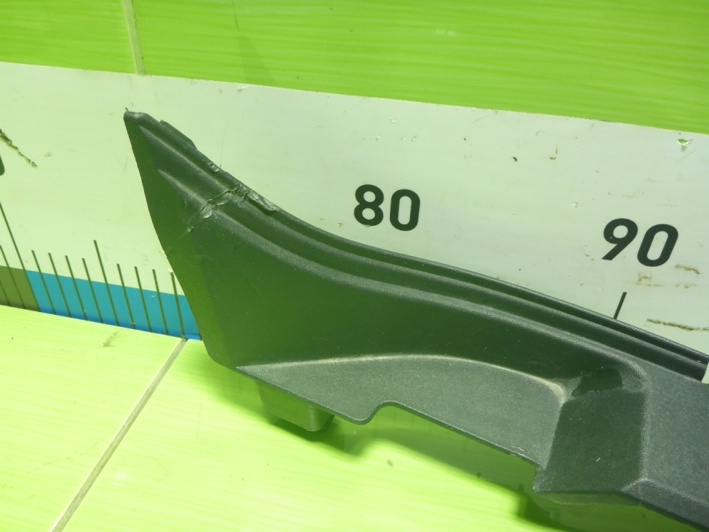 Накладка переднего крыла левого