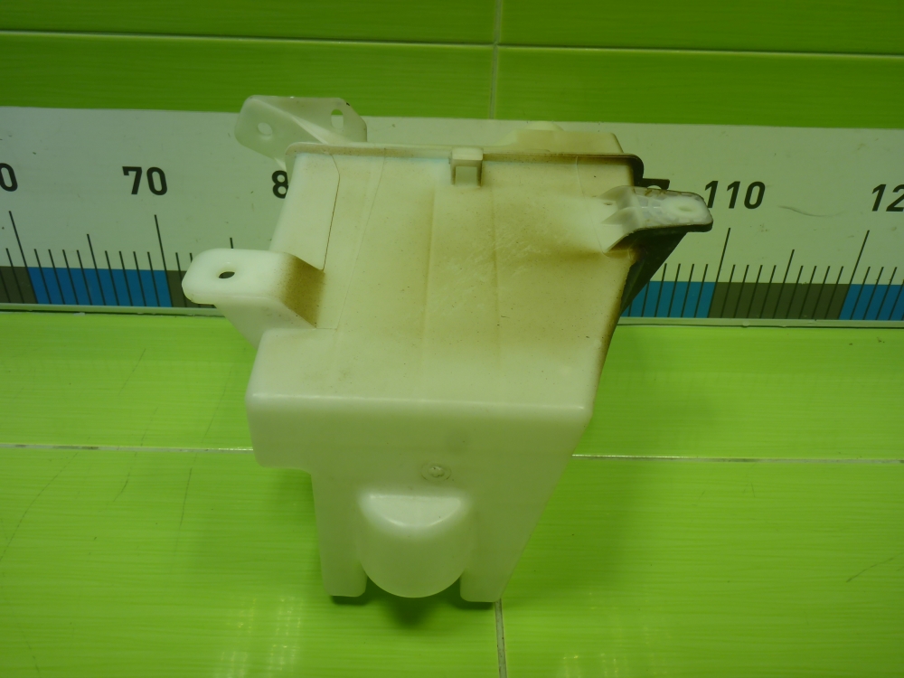 Бачок омывателя лобового стекла