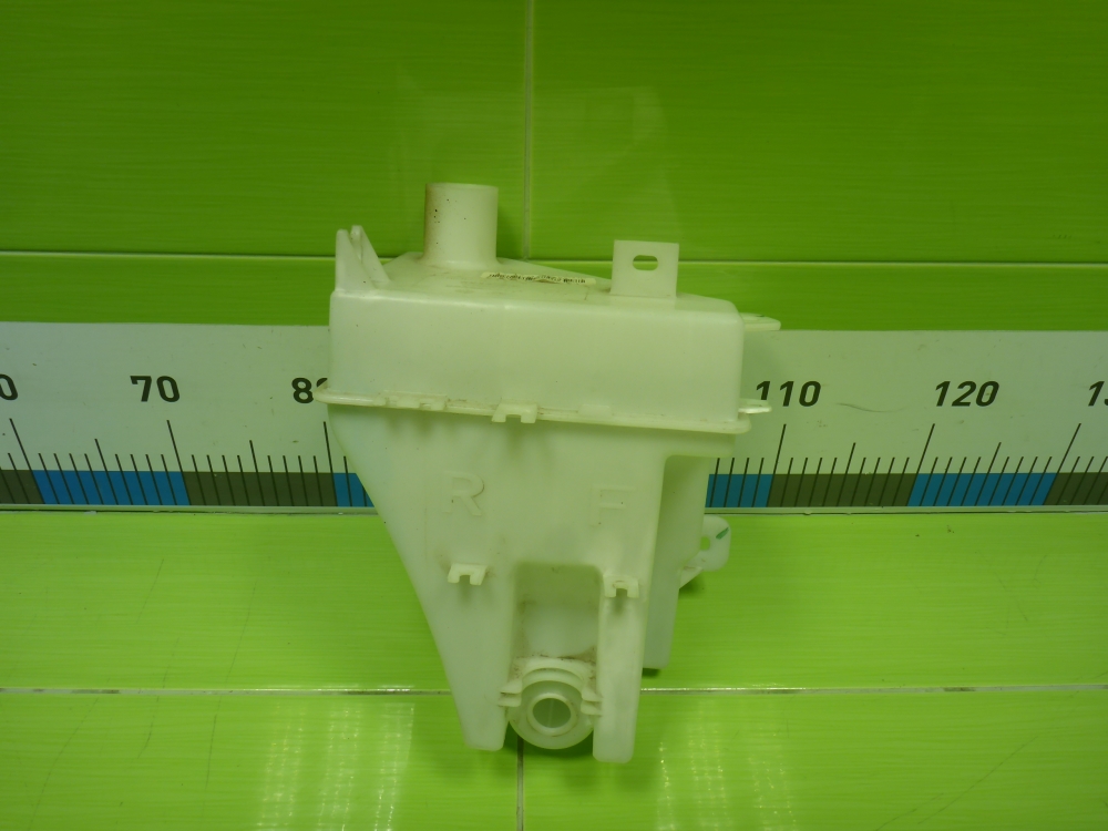 Бачок омывателя лобового стекла