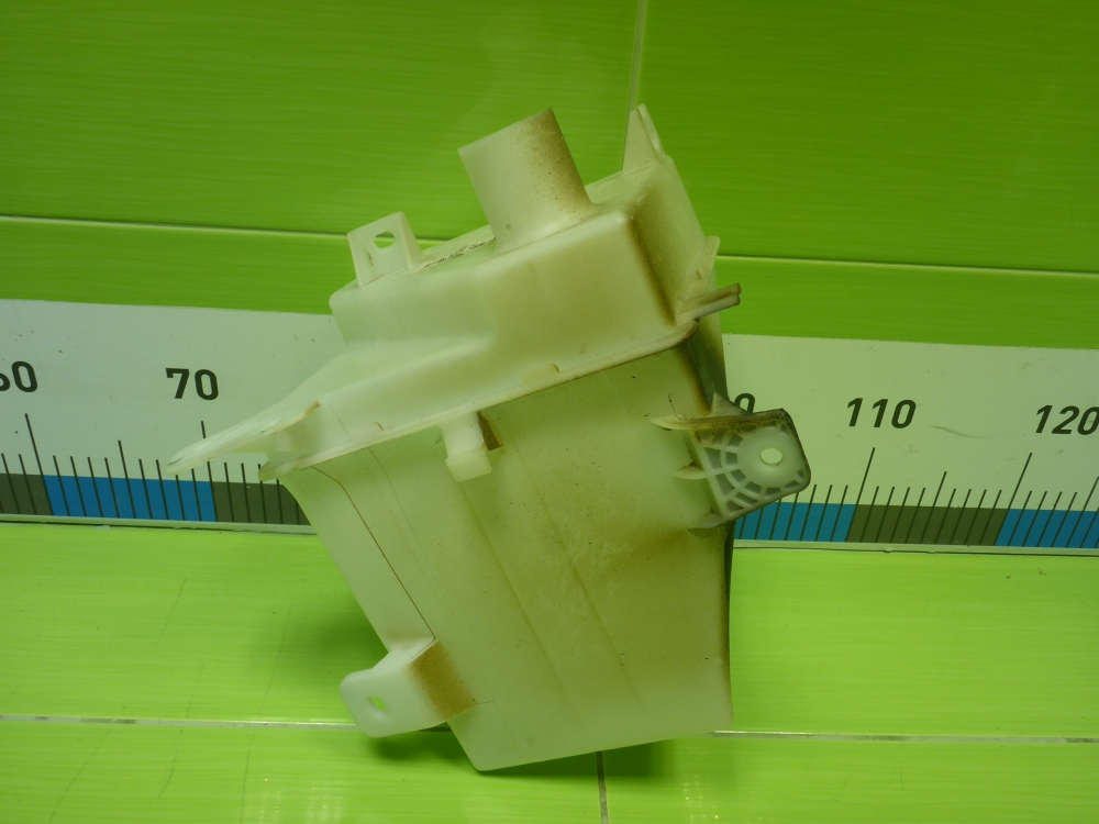 Бачок омывателя лобового стекла