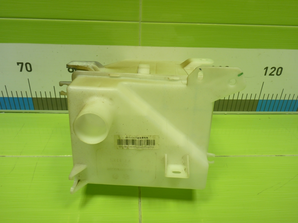 Бачок омывателя лобового стекла