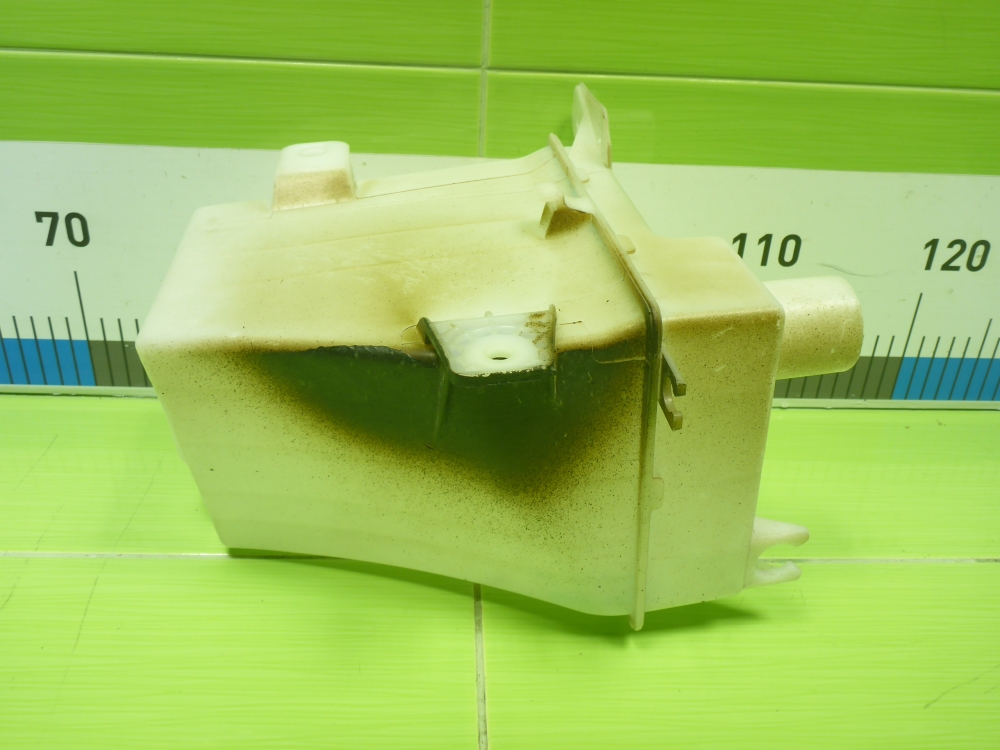 Бачок омывателя лобового стекла