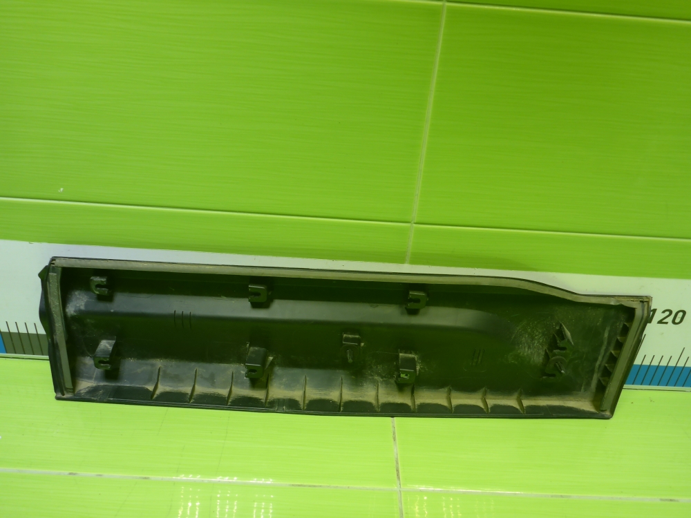 Накладка двери задней правой