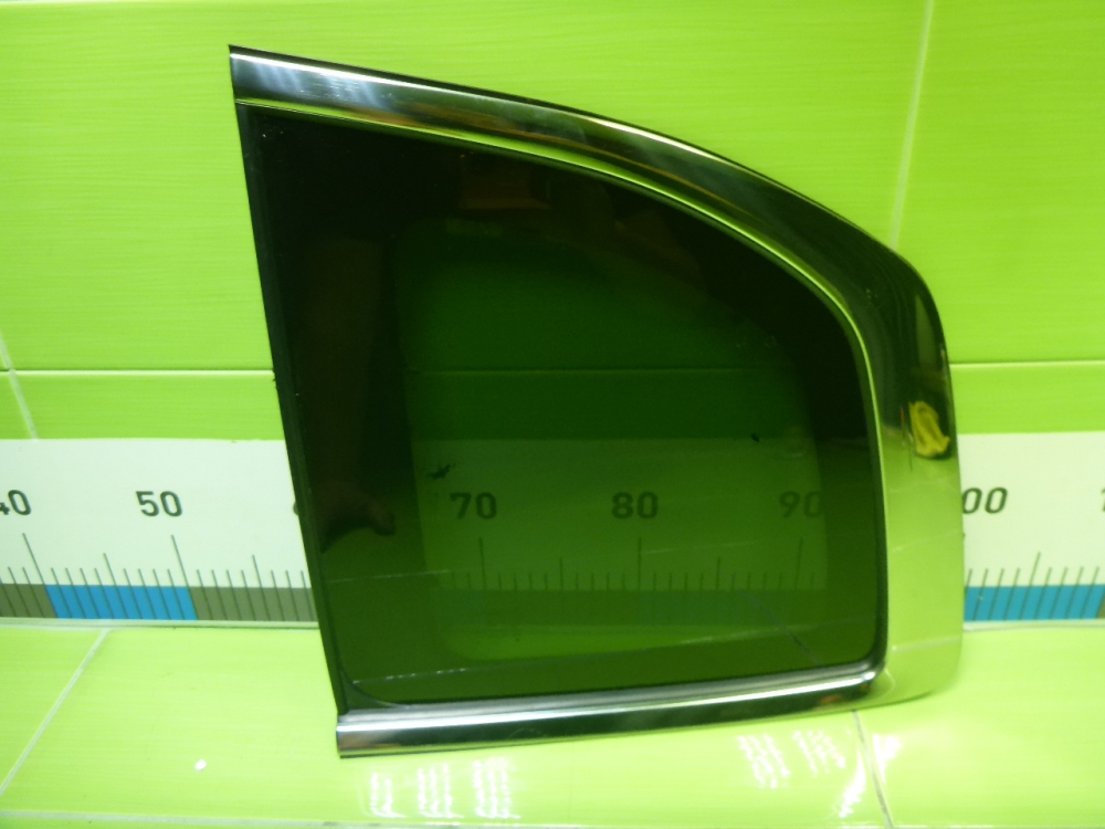 Стекло кузовное глухое левое