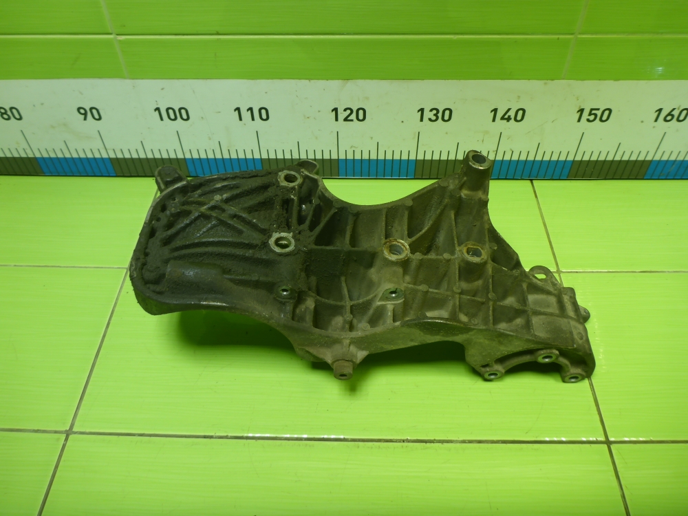 Кронштейн генератора