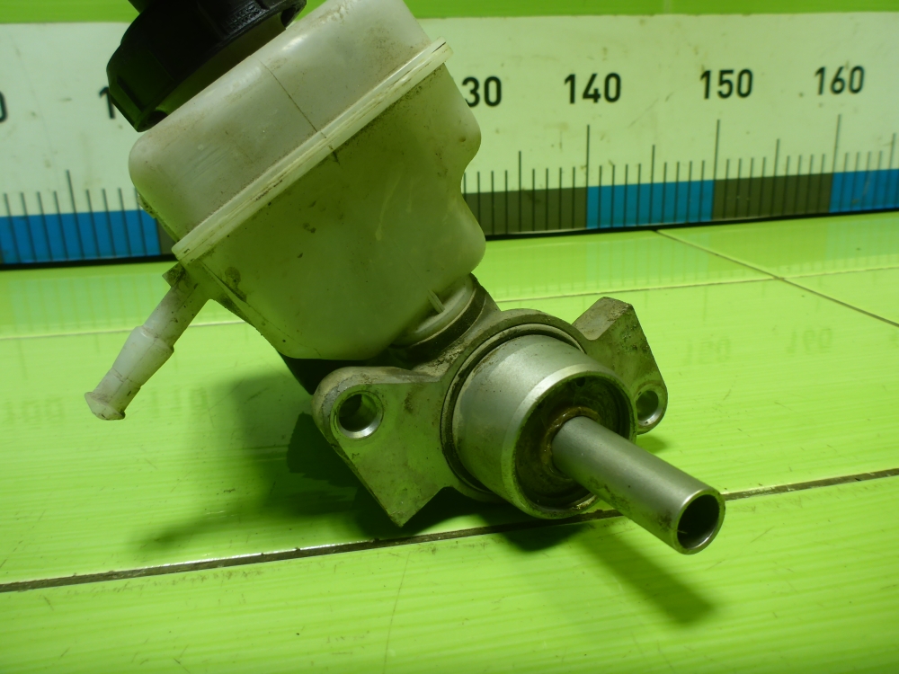 Цилиндр тормозной главный