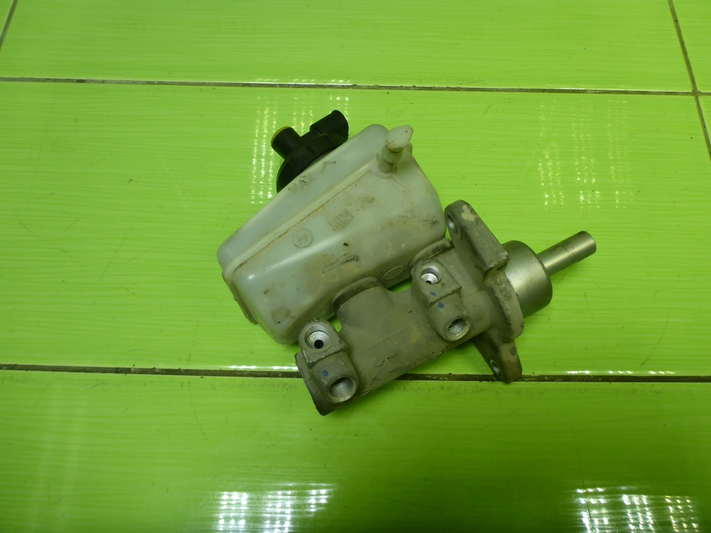 Цилиндр тормозной главный