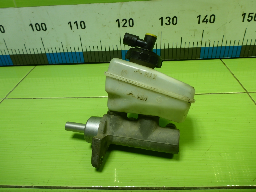 Цилиндр тормозной главный