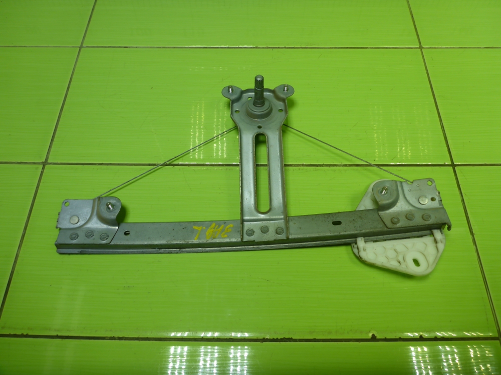 Стеклоподъемник механ. задний левый