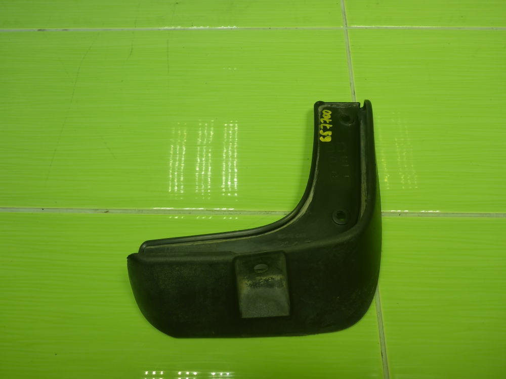 Брызговик задний правый