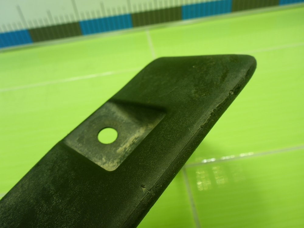 Брызговик задний правый