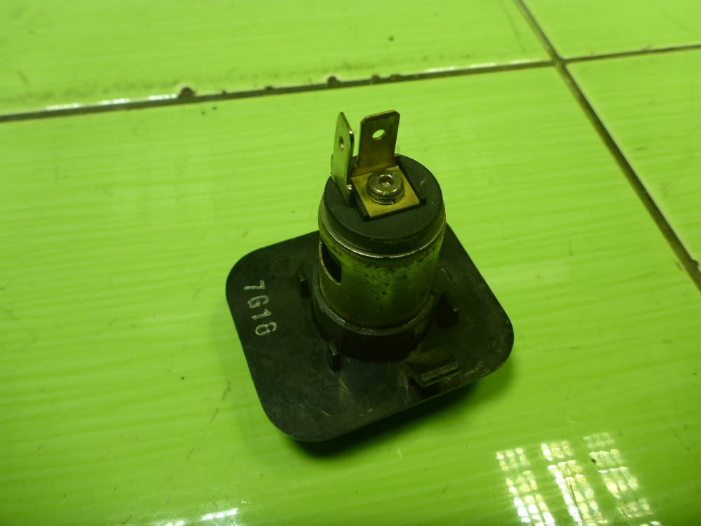 Гнездо прикуривателя