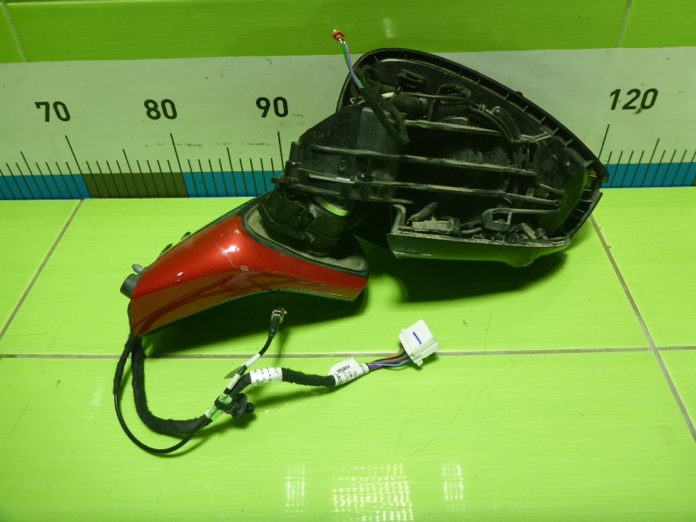 Зеркало левое электрическое