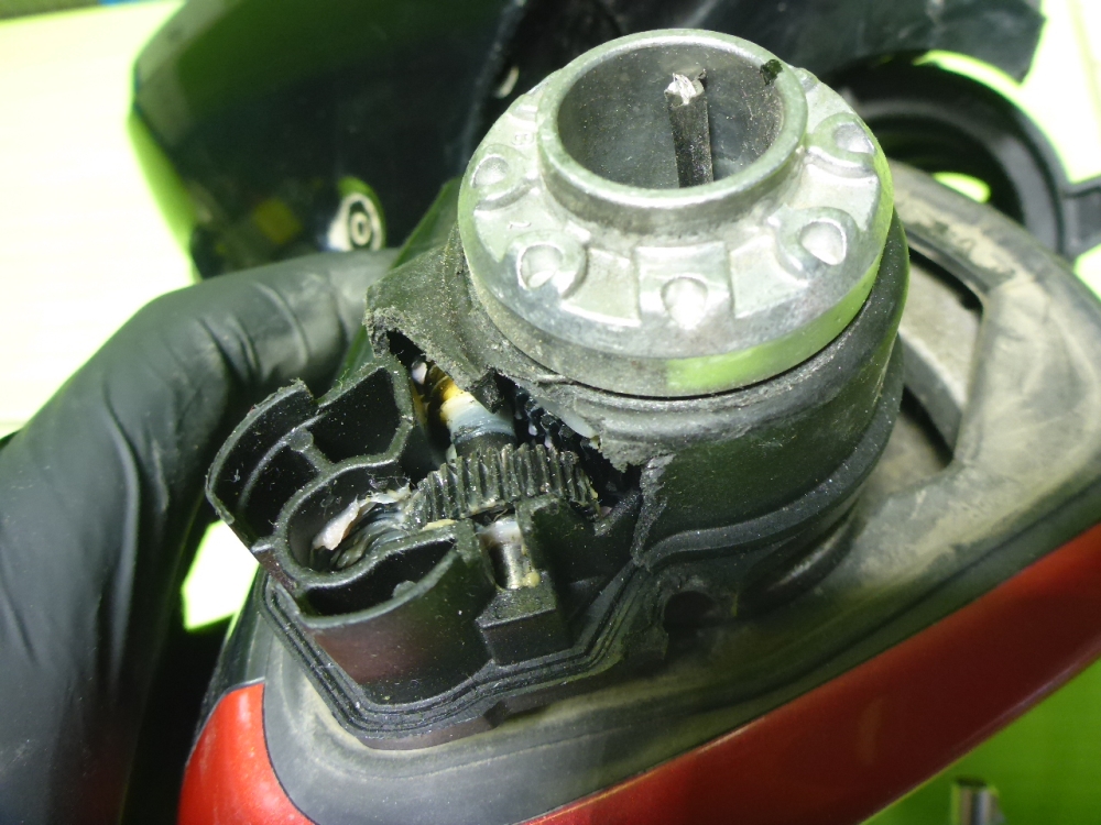 Зеркало левое электрическое