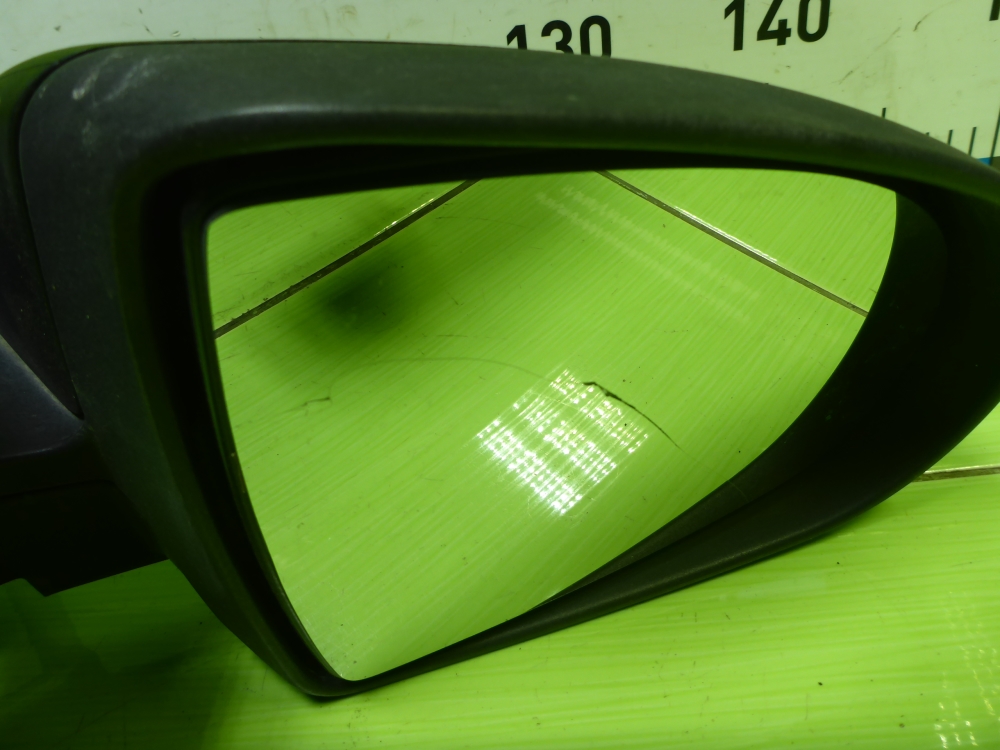 Зеркало правое электрическое