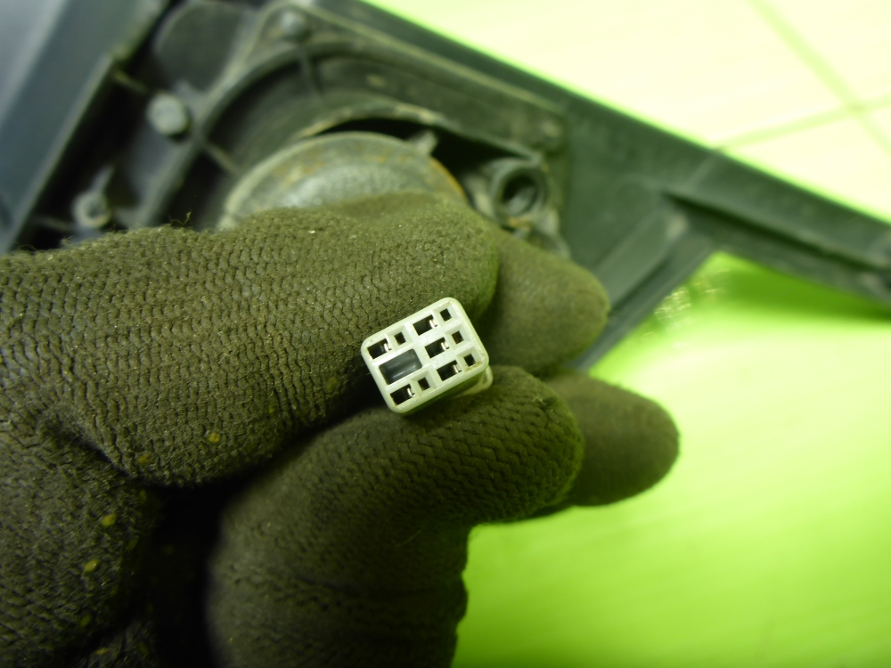 Зеркало правое электрическое