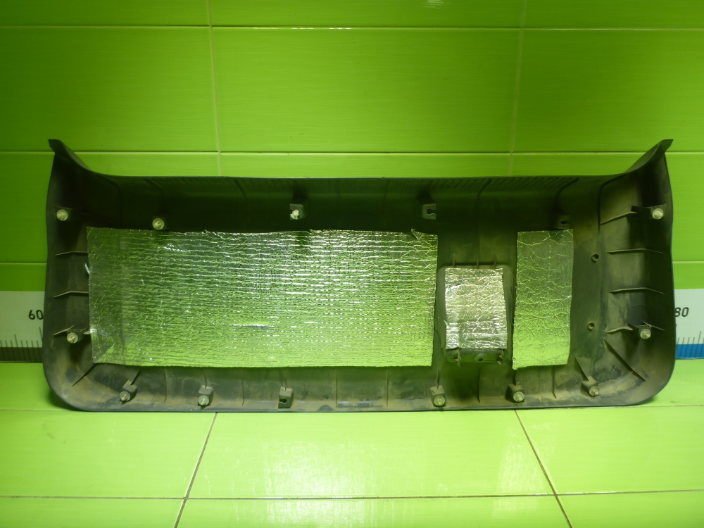 Обшивка двери багажника