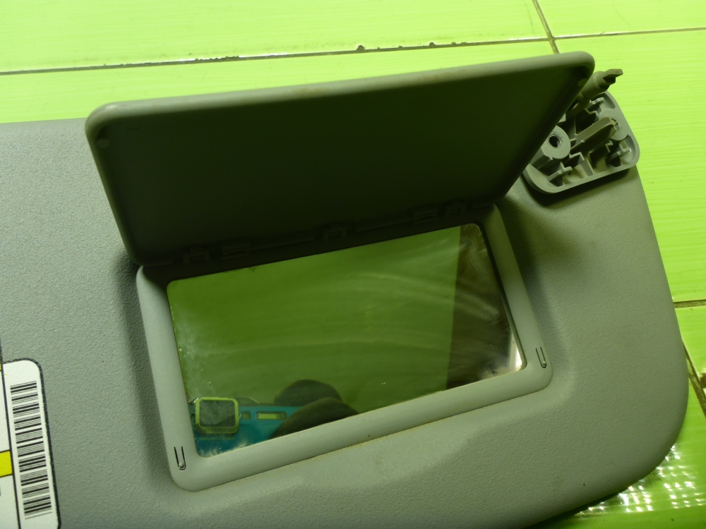 Козырек солнцезащитный