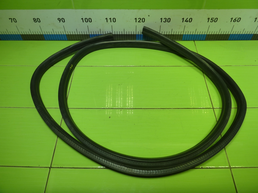 Уплотнитель двери