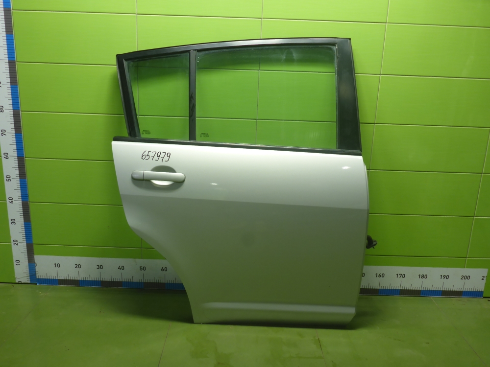 Дверь задняя правая