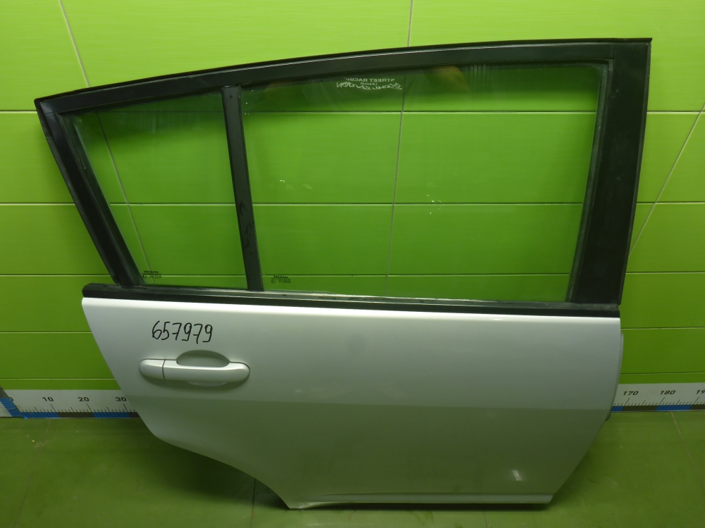 Дверь задняя правая